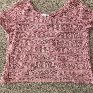 Delia’s open-back short sleeve shirt